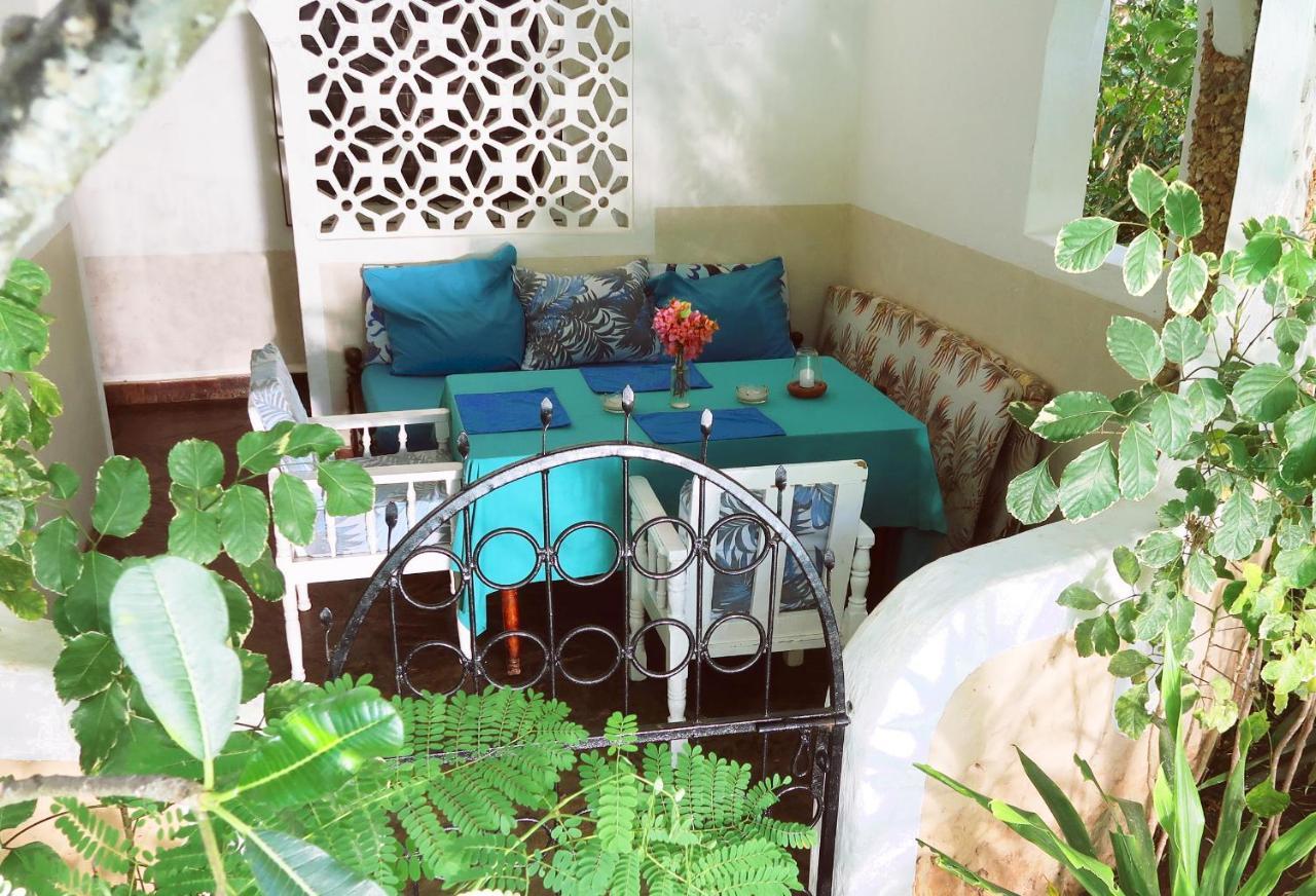 Frangipani Cottages Diani Beach Exterior foto